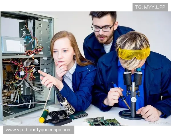 PG猿宇宙电子网助力技术人才培养，推动软件开发行业持续健康发展